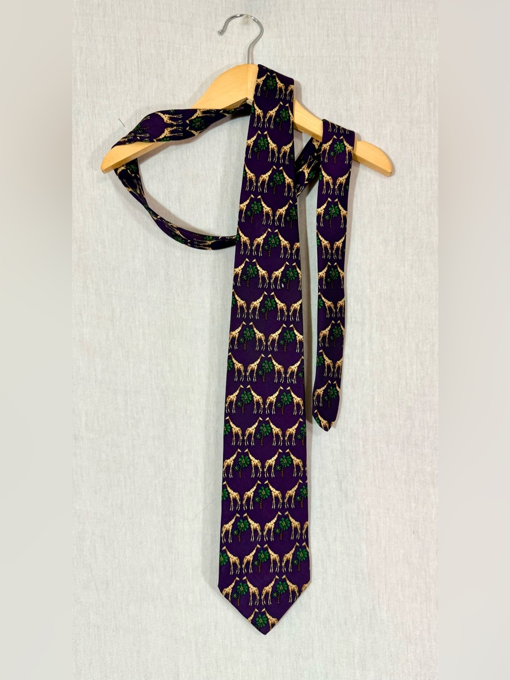 Brooks Brothers whimsical Purple Silk Tie with Green and Tan Giraffes